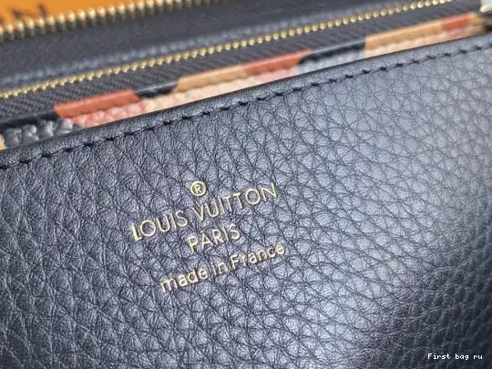 First bag ru LOUIS VUITTON WALLET ZIPPY 0503